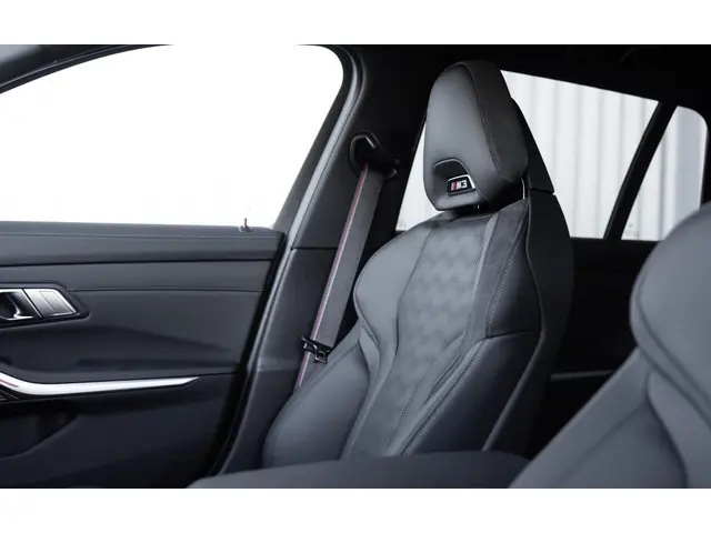 BMW M3 3-serie Touring xDrive Competition 2024 Benzine 36