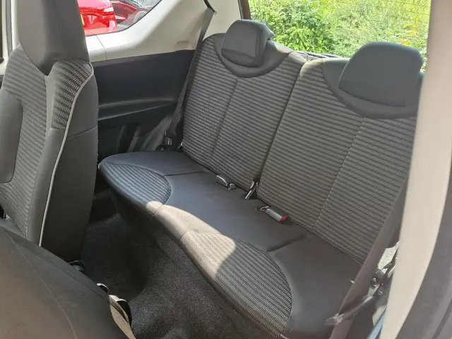 Peugeot 107 1.0 Active 2013 Benzine 15