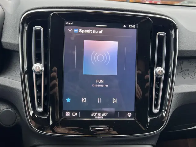 Volvo XC40 Recharge Core 70 kWh 2022 Elektrisch 24