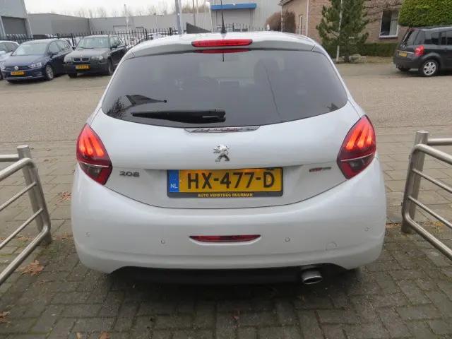 Peugeot 208 1.2 PureTech GT-line 2016 Benzine 9