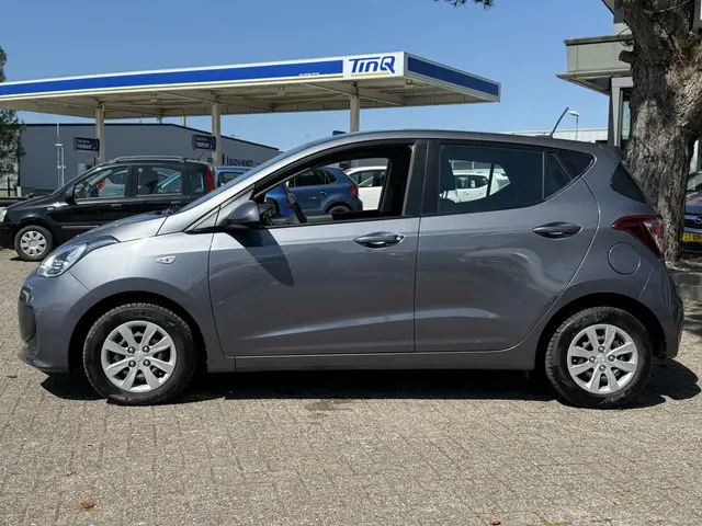 Hyundai i10 1.0i i-Premium navi PDC 2018 Benzine 12