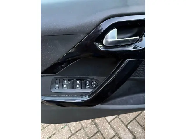 Peugeot 208 1.2 PureTech Allure 2019 Benzine 21