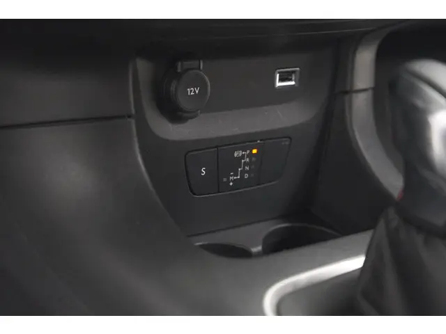 Citroën C3 PureTech 110 EAT6 Max 2024 Benzine 38