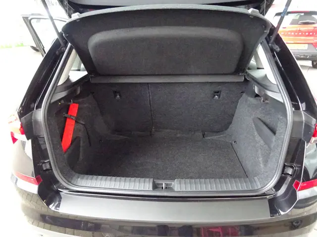 Škoda Kamiq 1.0 TSI Ambition 2021 Benzine 18