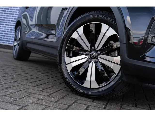 Volvo C40 Recharge Core 69 kWh 2022 Elektrisch 4