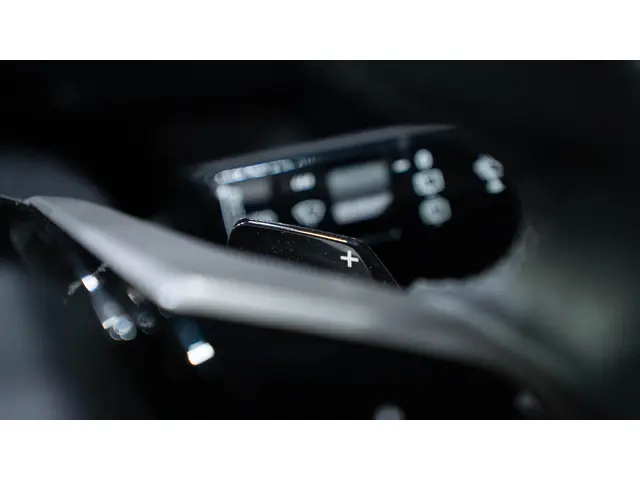 Peugeot 5008 1.2 PureTech Allure 2024 Benzine 25