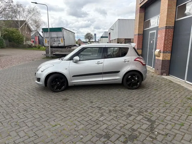 Suzuki Swift 1.2 VERKOCHT 2012 Benzine 5
