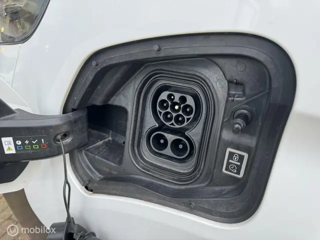 Opel Vivaro-e L1H1 Edition 50 kWh / Marge 2021 Elektrisch 26