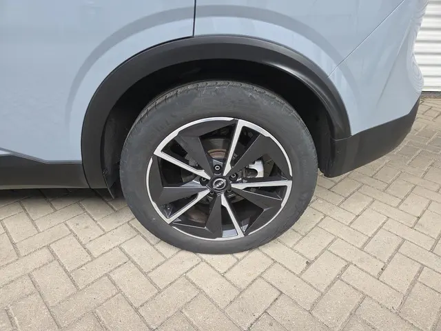 Nissan QASHQAI 1.3 MHEV Tekna 2023 Benzine 4