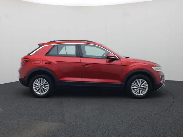 Volkswagen T-Roc 3