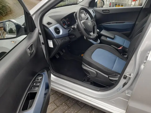 Hyundai i10 1.0i i-Motion Comfort 2016 Benzine 3