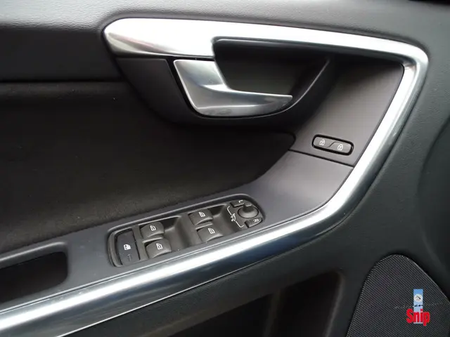 Volvo XC60 2.0 T5 R-Design Automaat. 2017 Benzine 16