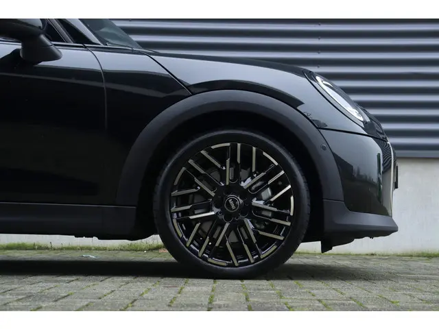 MINI 5-Deurs Cooper C 2024 Benzine 6