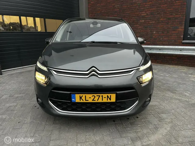 Citroën C4 Picasso 1.2 PureTech Shine / SCHADE 2016 Benzine 2