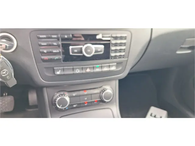 Mercedes-Benz B-Klasse 180 Prestige 2014 Benzine 12