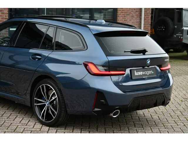 BMW 3 Serie Touring 330e M-Sport 2025 Hybride Benzine 46