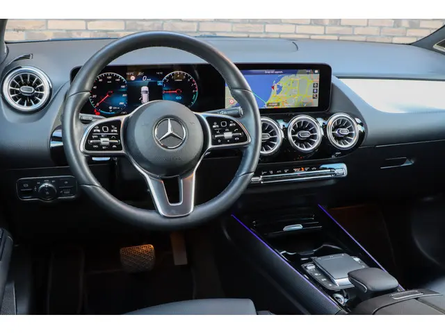 Mercedes-Benz GLA 250 e Style 2022 Hybride Benzine 41