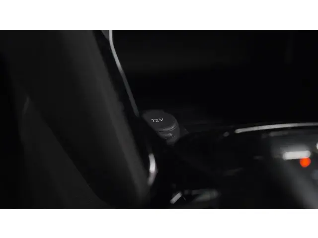 Peugeot 2008 PureTech 130 EAT8 GT 2024 Benzine 47