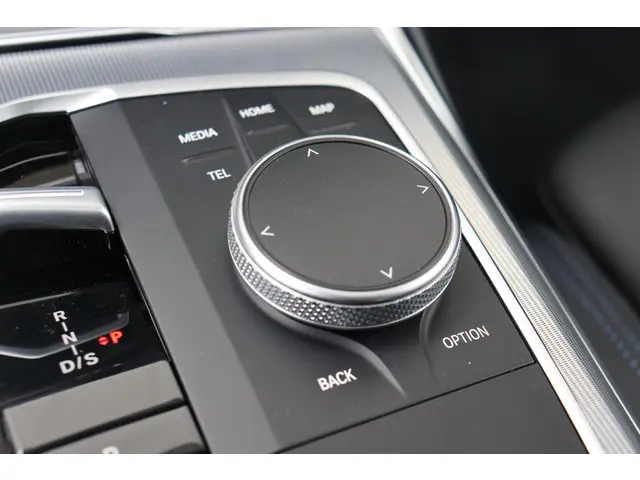 BMW 3 Serie 320e 2025 Hybride Benzine 31