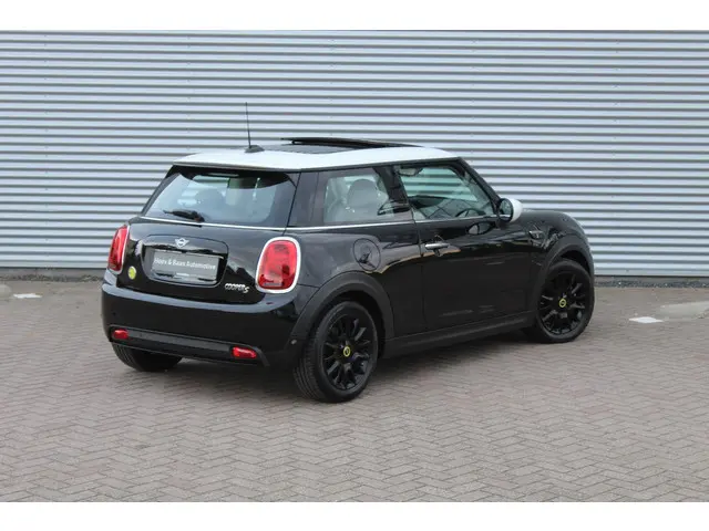 MINI Electric Mini MINI Electric 33 kWh 2022 Elektrisch 47