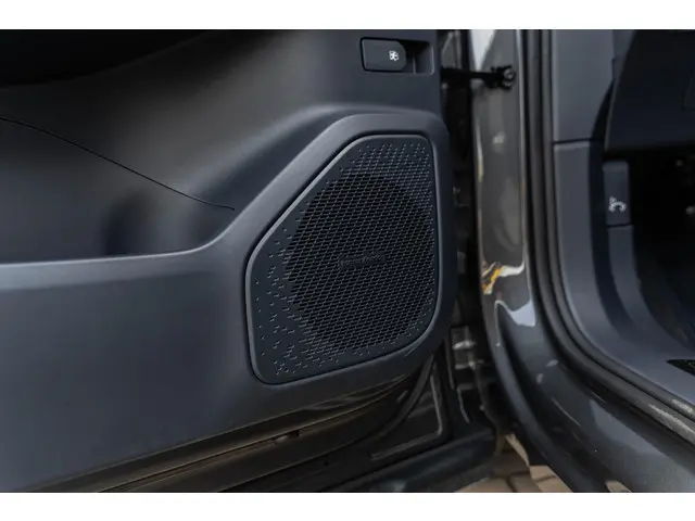 Lynk & Co 08 1.5 More 2025 Hybride Benzine 36