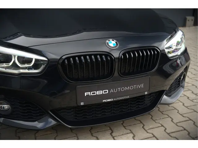 BMW 1 Serie 118i High Executive M Sport 2017 Benzine 15