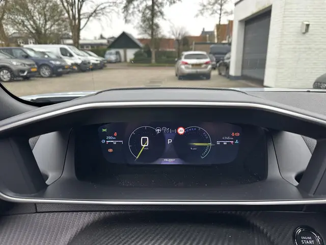 Peugeot 2008 1.2 Hybrid 145 PK GT 2025 Hybride Benzine 14