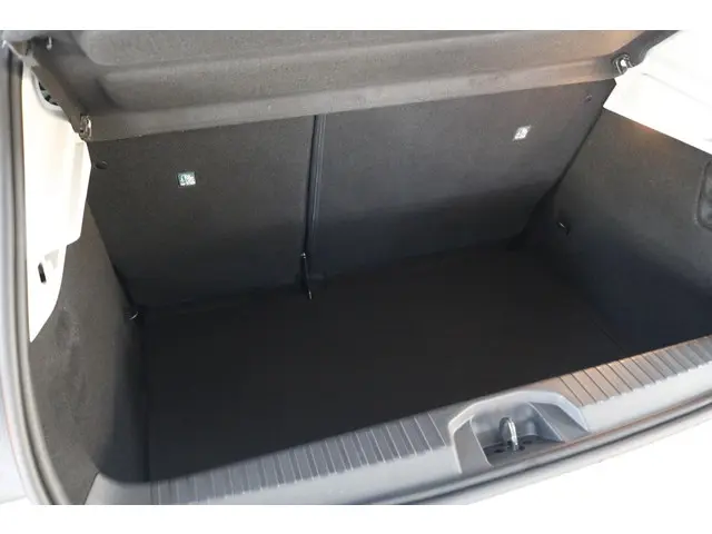 Renault Clio 1.0 TCe Intens 2019 Benzine 28