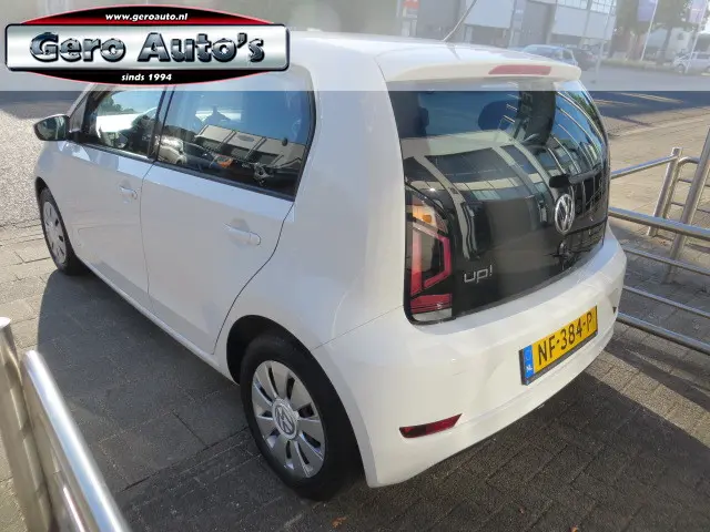 Volkswagen up! 1.0 BMT move up! 5drs 2017 Benzine 10