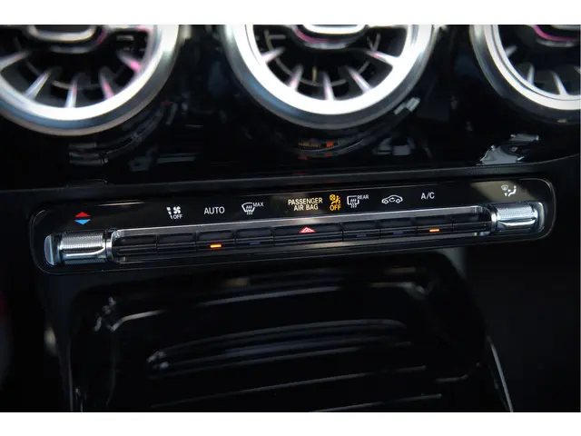 Mercedes-Benz A-Klasse AMG 35 4MATIC 2022 Benzine 63