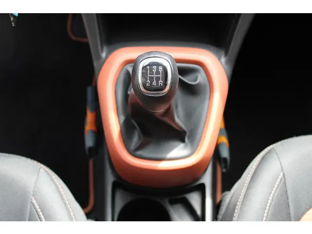 Hyundai i10 1.0i i-Motion Comfort 2016 Benzine 22