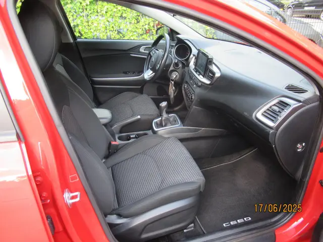 Kia Ceed 1.0 T-GDi DynamicLine 2019 Benzine 10