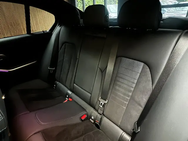 BMW 3 Serie 320i M-sport 2019 Benzine 14