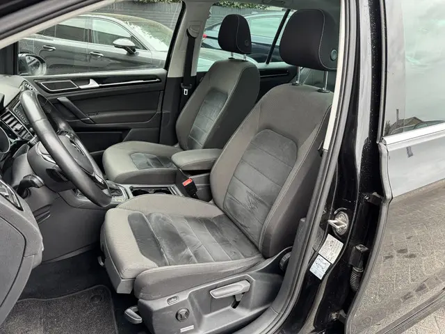 Volkswagen Golf Sportsvan 1.4 TSI Highline 2017 Benzine 12