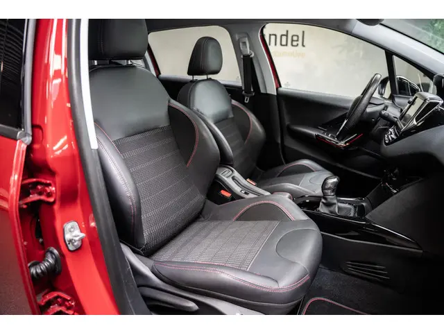 Peugeot 2008 1.2 PureTech GT-line 2018 Benzine 12