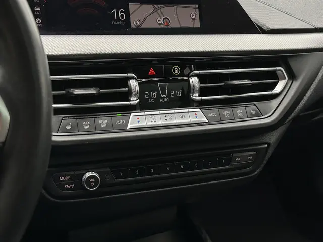 BMW 1 Serie 120d High Executive 2020 Diesel 26