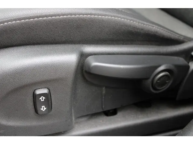 Opel Crossland 1.2 Turbo Business Edition 2021 Benzine 8