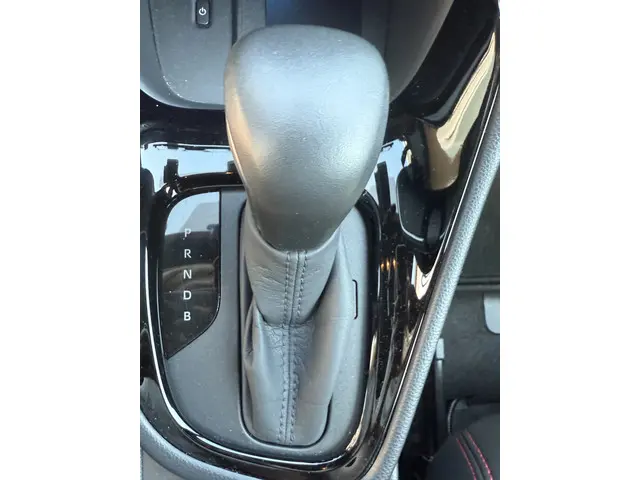 Toyota Yaris 1.5 Hybrid Executive 2021 Hybride Benzine 25