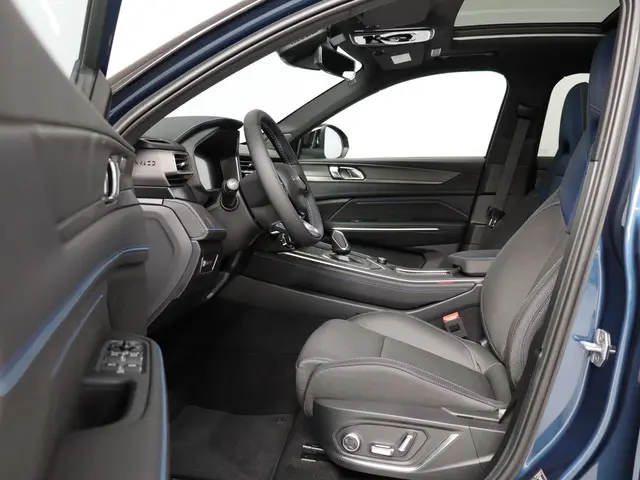 Lynk & Co 01 1.5 2025 Hybride Benzine 11
