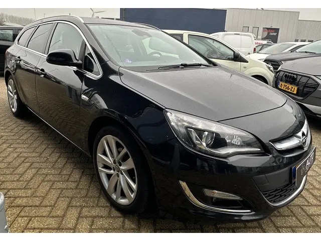 Opel Astra Sports Tourer 1.4 Turbo Sport + 2015 Benzine 2