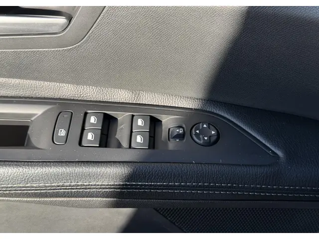 Peugeot 5008 1.2 PureTech/ Navi/PDC/AUT/7-Zits 2019 Benzine 17