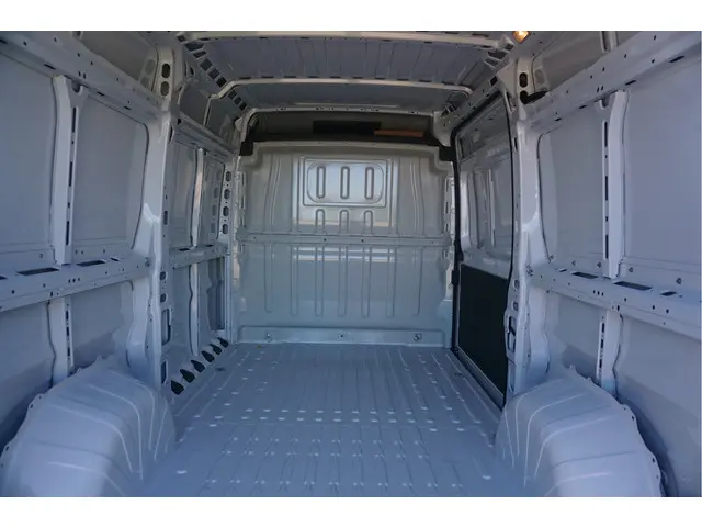 Fiat Ducato 35 2.2 180PK L2H2 AUT BPM VRIJ!! 2024 Diesel 7