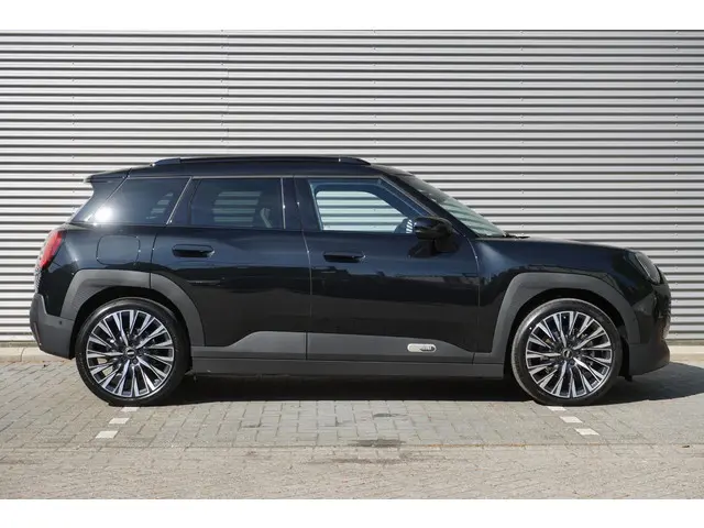 MINI Aceman E 2025 Elektrisch 3