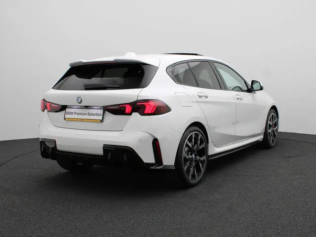 BMW 1 Serie 120 2024 Benzine 2