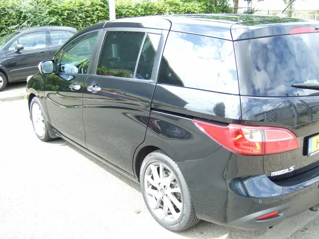 Mazda 5 1.8 TS CLIMA CRUISE 7 Pers Trekhaak 2014 Benzine 21