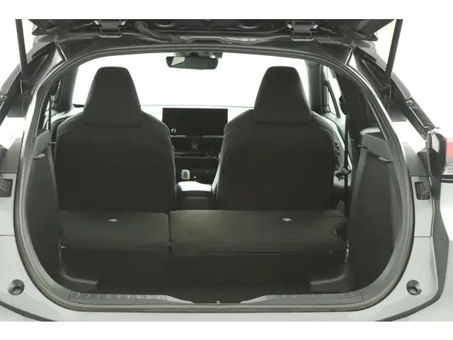 Toyota C-HR 1.8 Hybrid 140 Dynamic 2024 Hybride Benzine 26