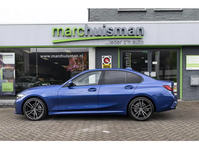 BMW 3 Serie 320i High Executive 2020 Benzine 17