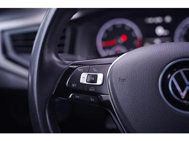 Volkswagen Polo 1.0 TSI Comfortline 2021 Benzine 20