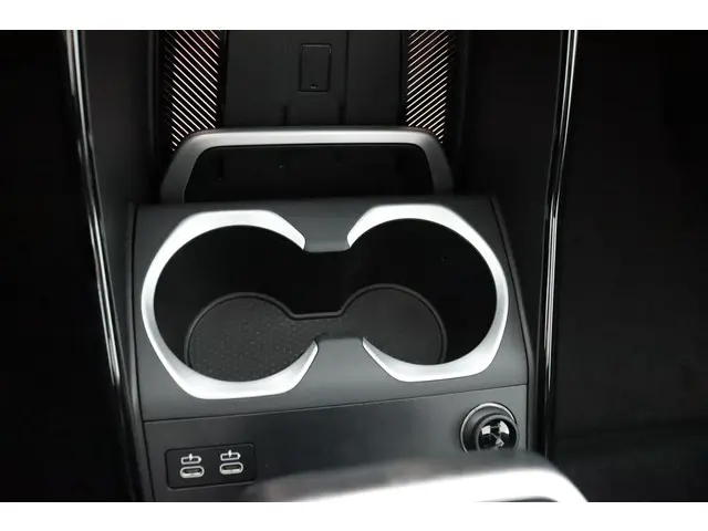 BMW X1 xDrive23i 2026 Benzine 64