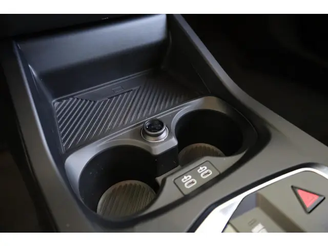 BMW 1 Serie 120 2025 Benzine 19